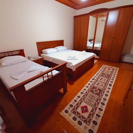 Sokolli Guest House Гірокастра Екстер'єр фото
