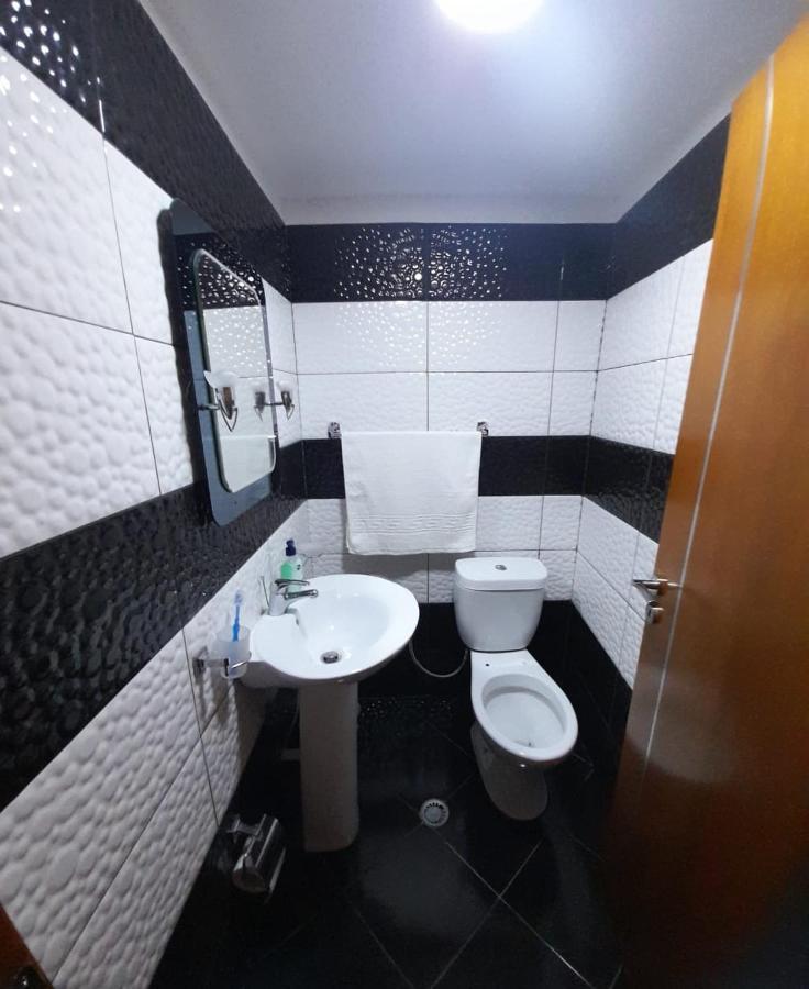 Sokolli Guest House Гірокастра Екстер'єр фото