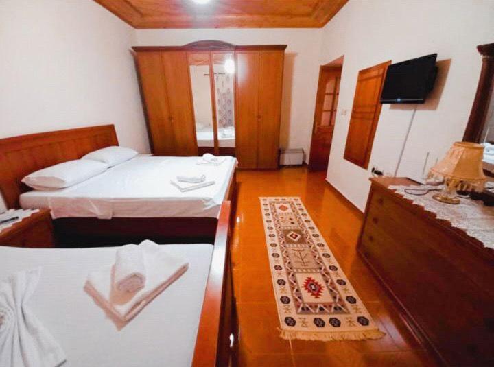 Sokolli Guest House Гірокастра Екстер'єр фото