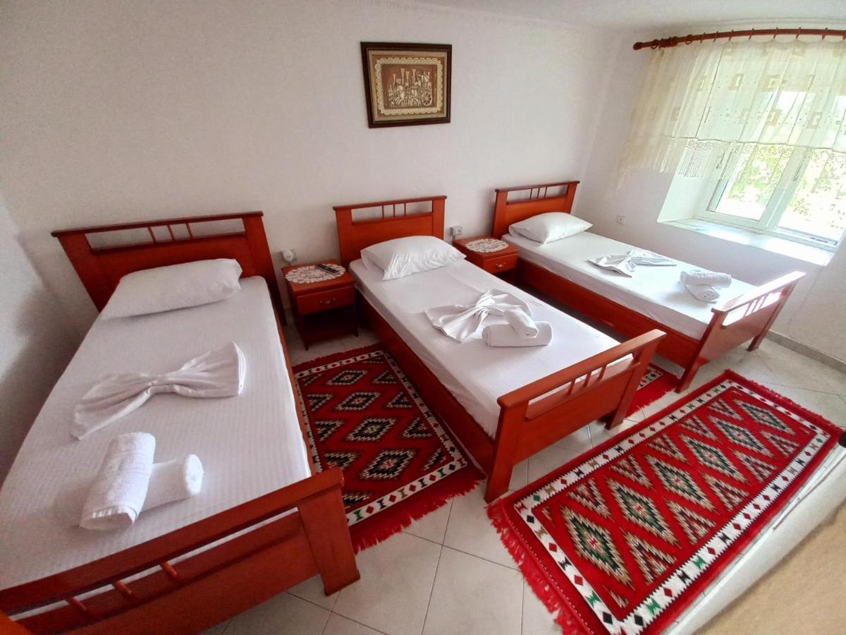 Sokolli Guest House Гірокастра Екстер'єр фото